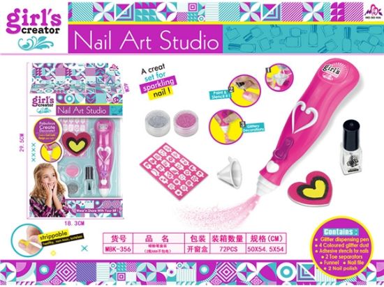 Picture of Chalk Spray Set (2 AAA Batteries Not Included) Pretend Play Toy